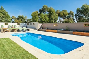 Pooler, spabad, pooltak, pooltillbehör, värmepumpar och poolservice från Spa o Bad Pooler, spabad, pooltak, pooltillbehör, värmepumpar och poolservice från Spa o Bad