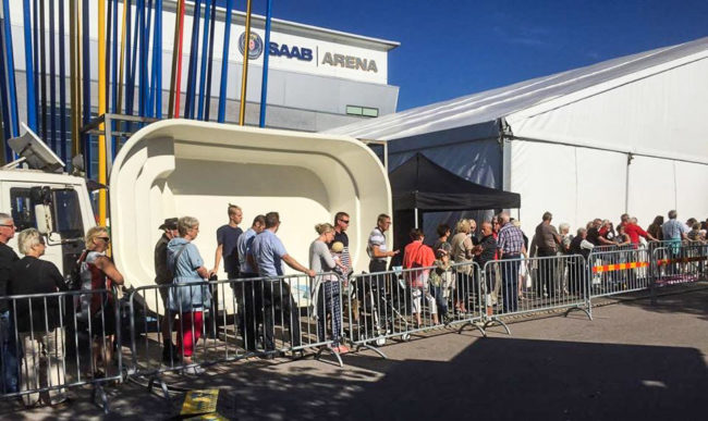Vi visar pooler och spabad och pooltak