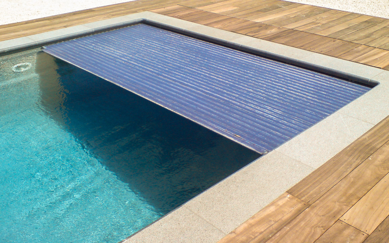 Pooltäckning Rollocover för glasfiberpooler från Compass Pools